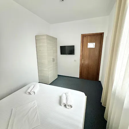 Neptun Hotel 3*